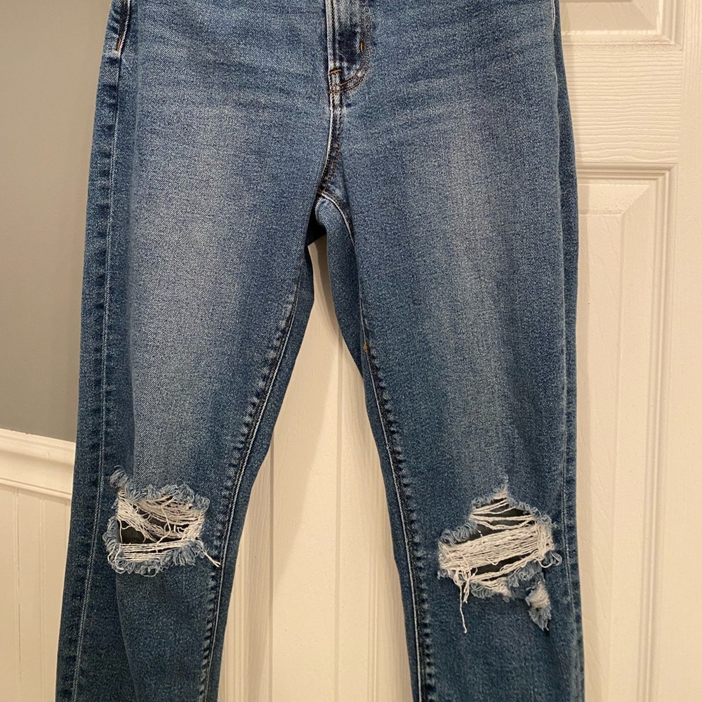 American Eagle Ripped-Knee Blue Jeans